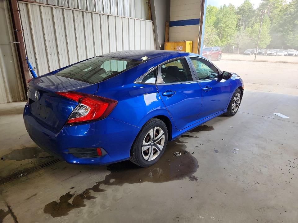 Photo 3 from auction – 2018 HONDA CIVIC with VIN 19XFC2F50JE203463