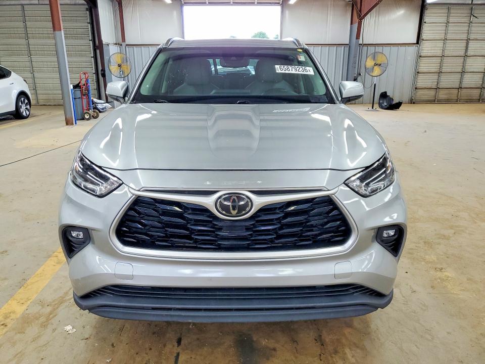 Photo 5 from auction – 2021 TOYOTA HIGHLANDER with VIN 5TDGZRAH9MS038732