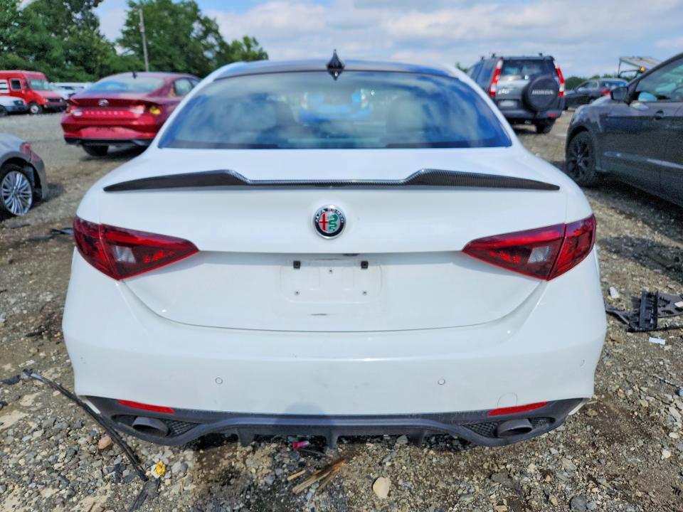 Photo 6 from auction – 2022 ALFA ROMEO GIULIA with VIN ZARFANBN1N7655057