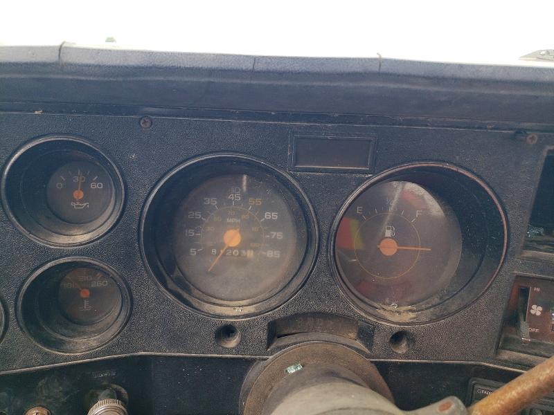 Photo 9 from auction – 1985 CHEVROLET K20 with VIN 1GCGK24M2FF411214