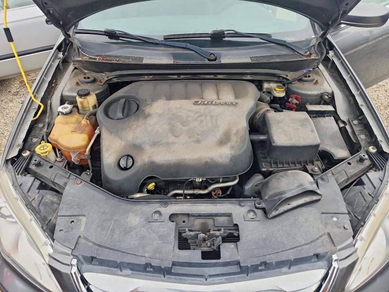 Photo 11 from auction – 2011 CHRYSLER 200 with VIN 1C3BC2EG8BN620347
