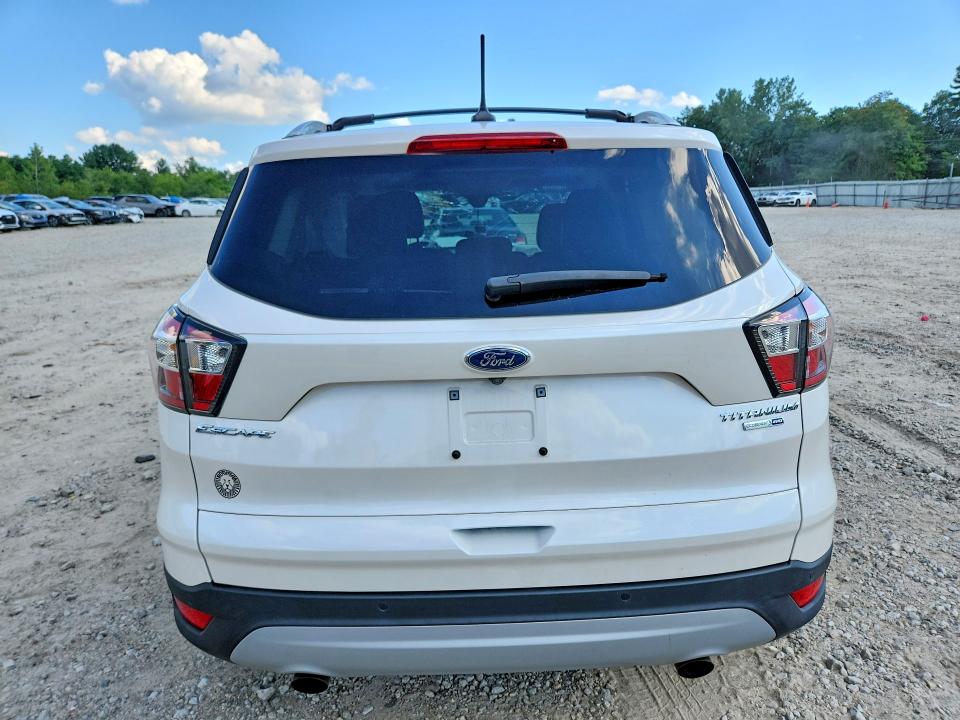 Photo 6 from auction – 2018 FORD ESCAPE with VIN 1FMCU9J91JUA45912