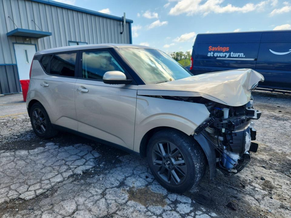 Photo 4 from auction – 2020 KIA SOUL with VIN KNDJ33AU0L7008058
