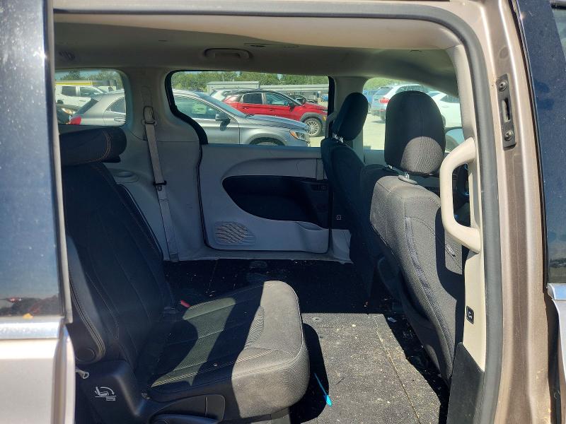 Photo 11 from auction – 2017 CHRYSLER PACIFICA with VIN 2C4RC1DG1HR587578