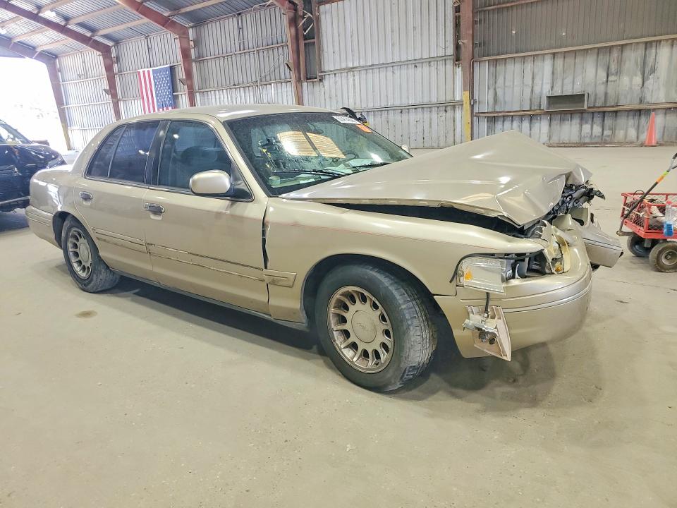 صورة رقم 4 من المزاد - 2000 FORD CROWN VICTORIA مع VIN 2FAFP74W4YX127348