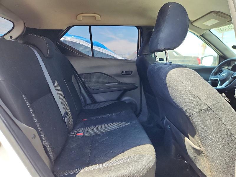 Photo 11 from auction – 2018 NISSAN KICKS with VIN 3N1CP5CU2JL523225