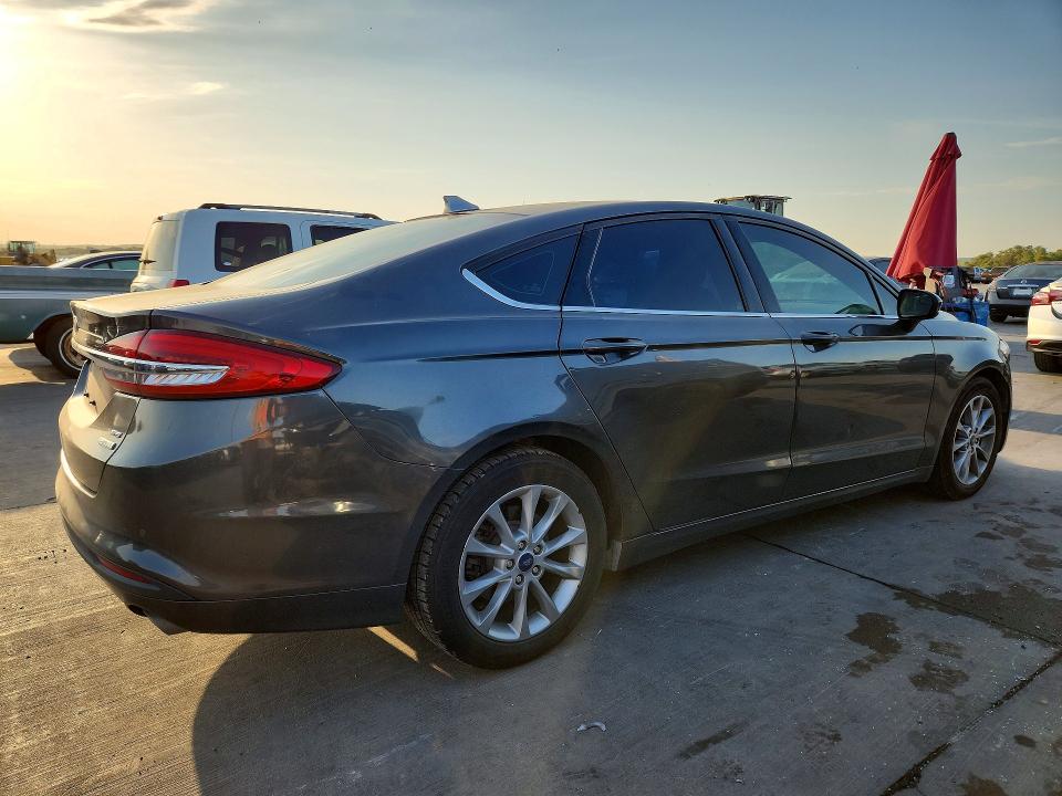 Photo 3 from auction – 2017 FORD FUSION with VIN 3FA6P0HD4HR406927