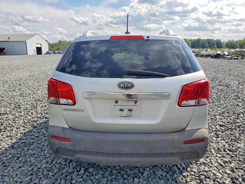 Photo 6 from auction – 2012 KIA SORENTO with VIN 5XYKT4A22CG253200