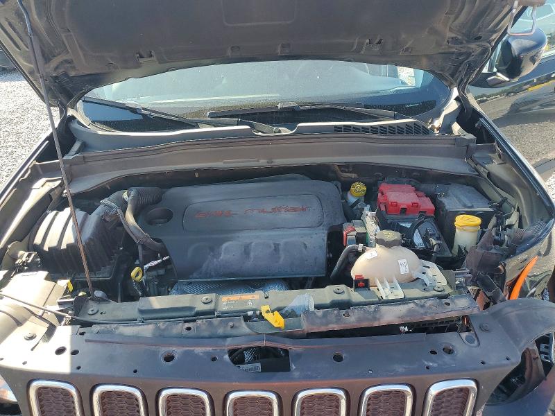 Photo 12 from auction – 2018 JEEP RENEGADE with VIN ZACCJABB9JPH85337