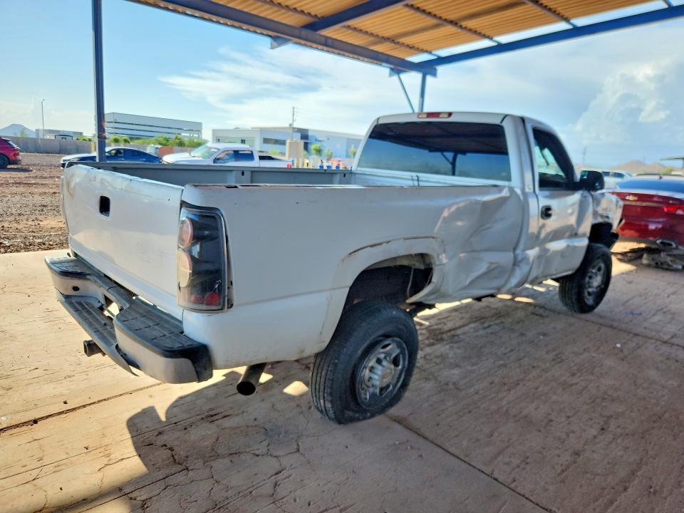 Photo 3 from auction – 2005 CHEVROLET SILVERADO with VIN 1GCHC24U65E109768