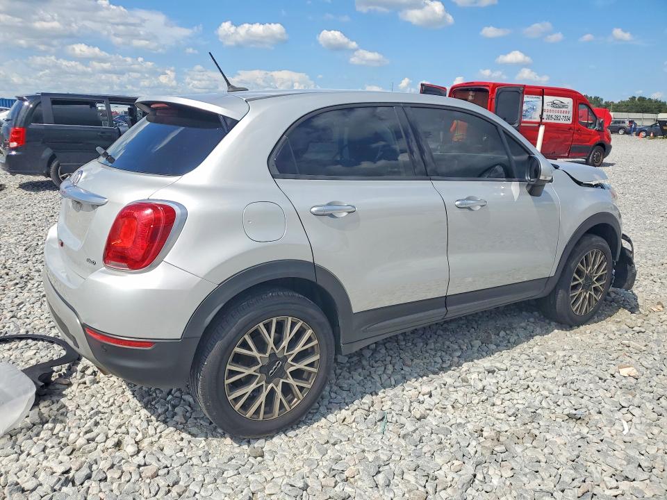 Photo 3 from auction – 2016 FIAT 500X with VIN ZFBCFYCT8GP381732