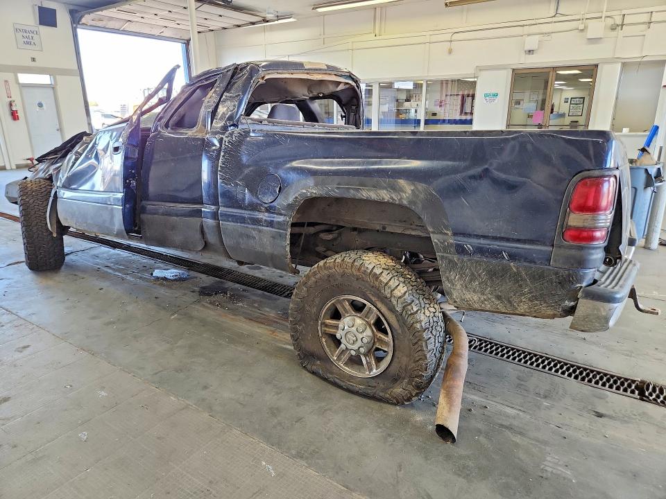 Photo 2 from auction – 2000 DODGE RAM 2500 with VIN 3B7KF2361YG153111