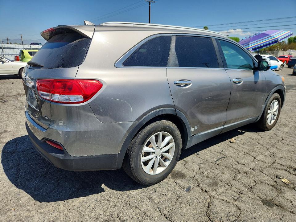 Photo 3 from auction – 2016 KIA SORENTO with VIN 5XYPG4A55GG175070