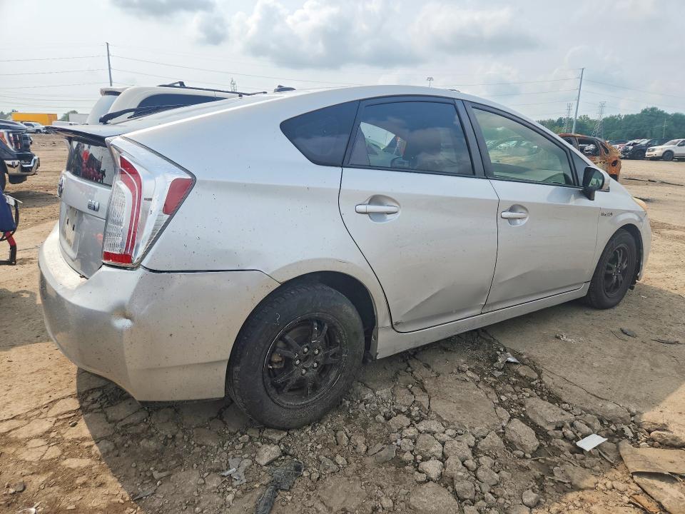 Photo 3 from auction – 2013 TOYOTA PRIUS with VIN JTDKN3DU8D1734670