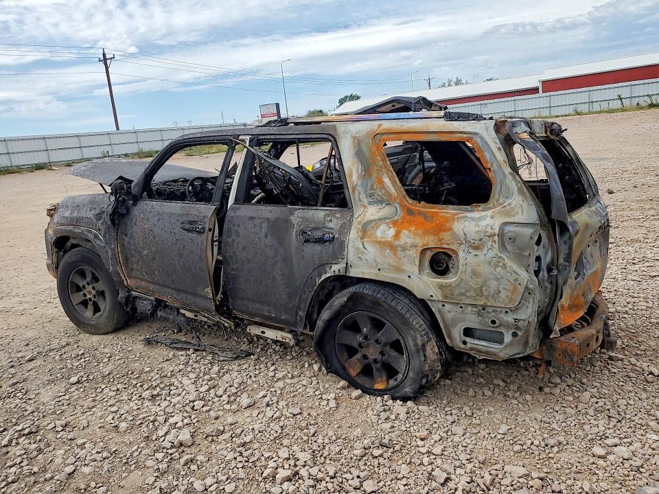 Photo 2 from auction – 2011 TOYOTA 4RUNNER with VIN JTEBU5JR8B5075585