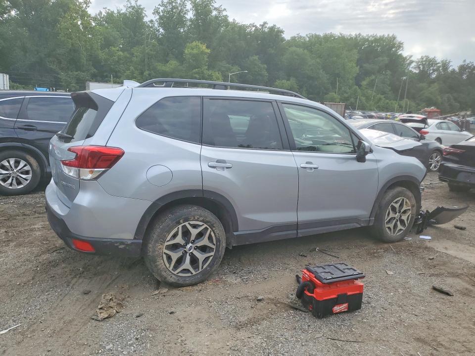 Photo 3 from auction – 2022 SUBARU FORESTER with VIN JF2SKADC1NH471761