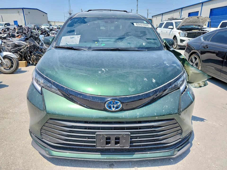 Photo 5 from auction – 2025 TOYOTA SIENNA with VIN 5TDCSKFC5SS182590