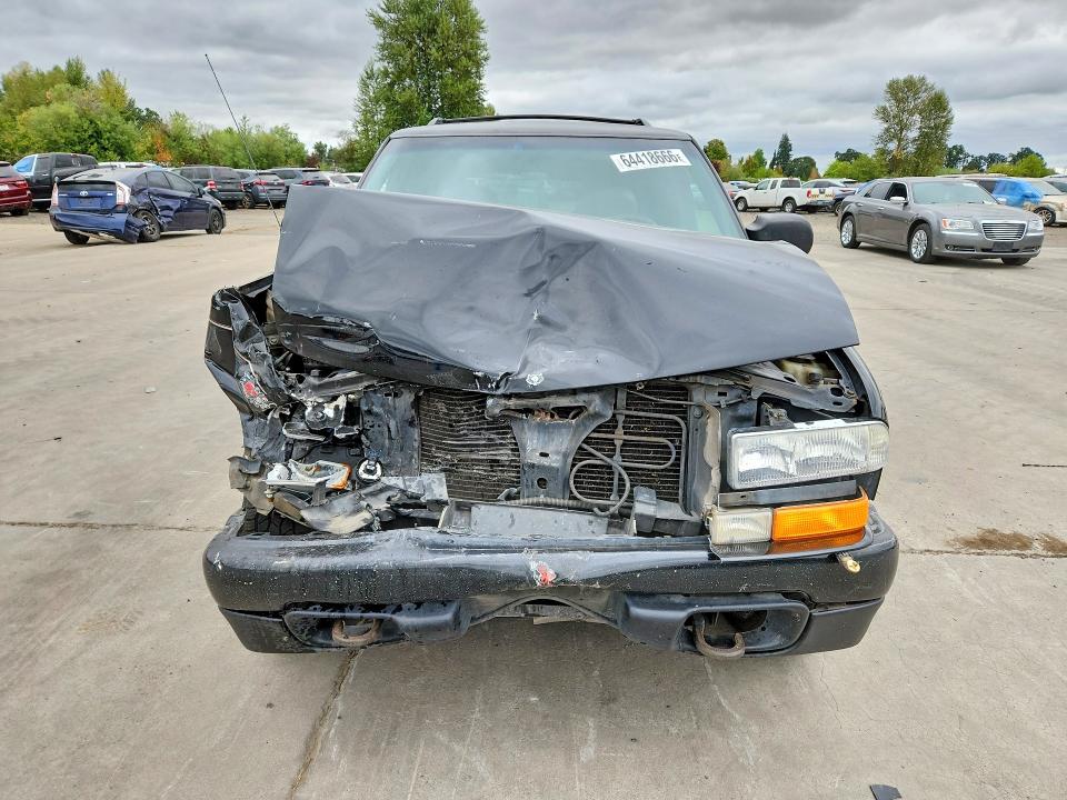Photo 5 from auction – 2001 CHEVROLET BLAZER with VIN 1GNDT13W412223802