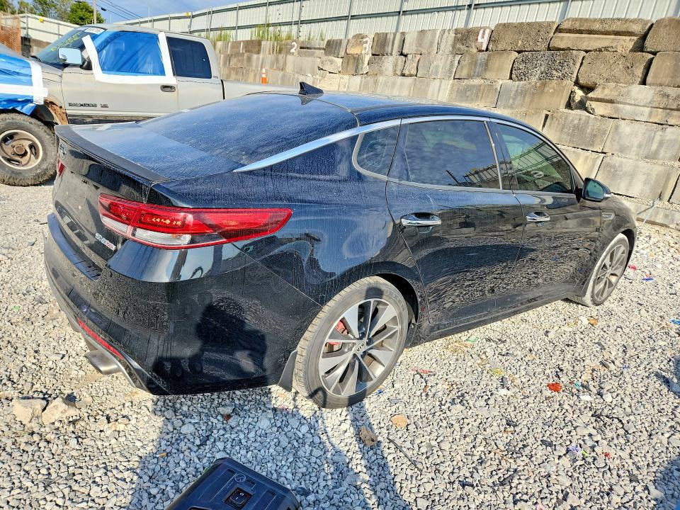 Photo 3 from auction – 2016 KIA OPTIMA with VIN 5XXGW4L24GG098508