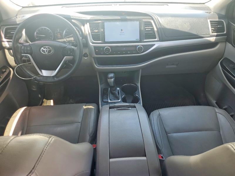 Photo 8 from auction – 2015 TOYOTA HIGHLANDER with VIN 5TDJKRFH7FS171009