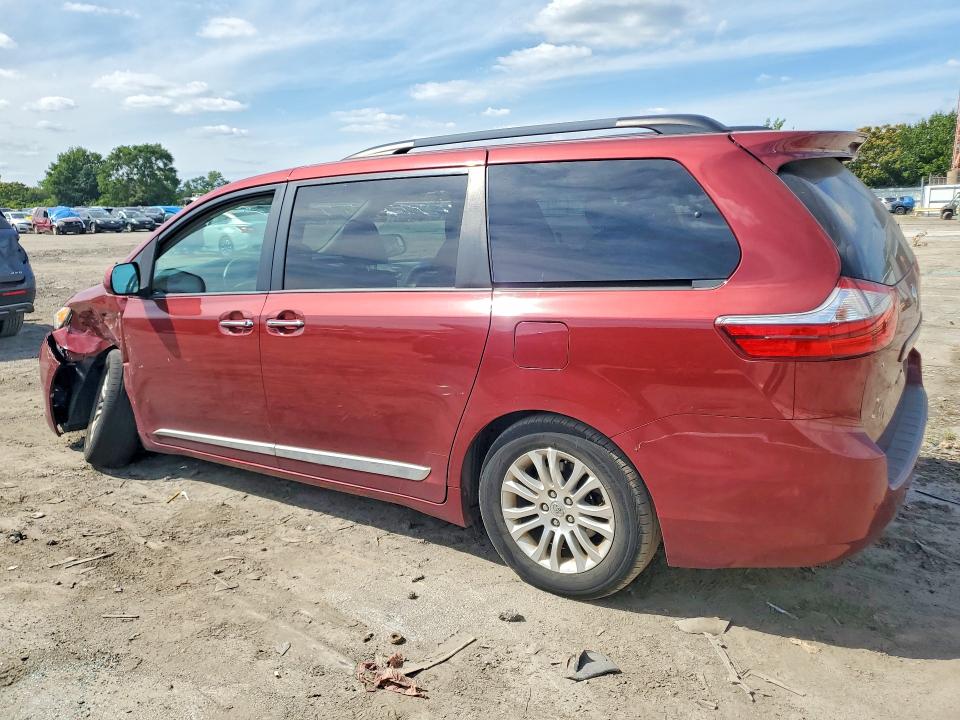 Photo 2 from auction – 2015 TOYOTA SIENNA with VIN 5TDYK3DC4FS679831