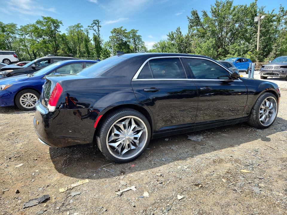 Photo 3 from auction – 2015 CHRYSLER 300 with VIN 2C3CCARG1FH923221