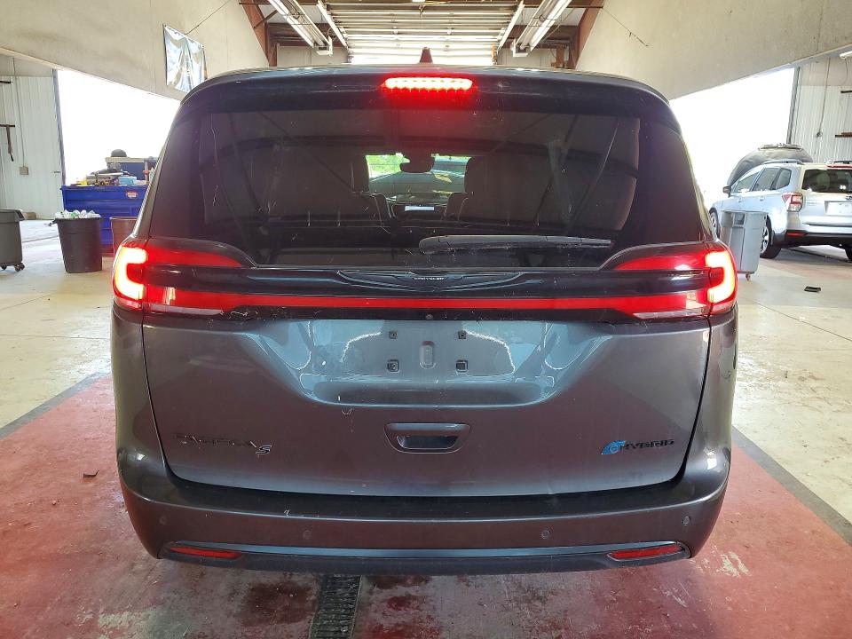 Photo 6 from auction – 2022 CHRYSLER PACIFICA with VIN 2C4RC1L71NR126880
