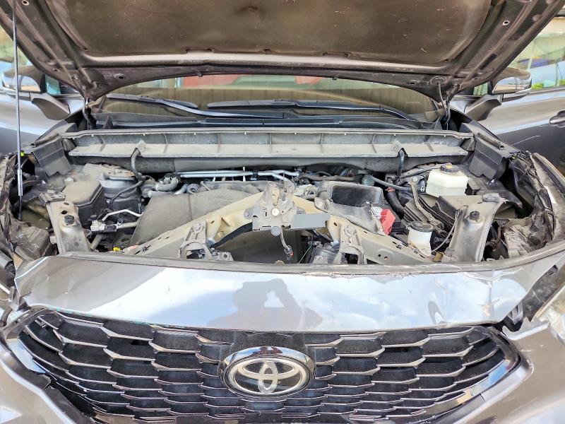 Photo 12 from auction – 2021 TOYOTA HIGHLANDER with VIN 5TDJZRBH7MS064203