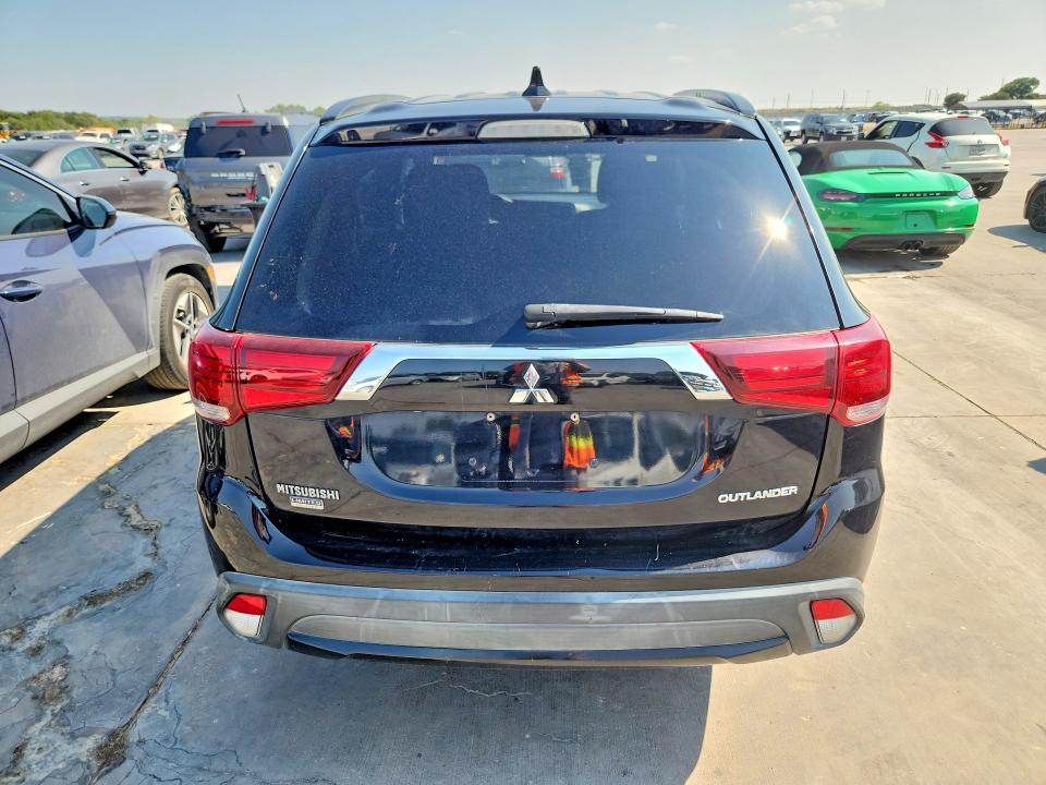 Photo 6 from auction – 2018 MITSUBISHI OUTLANDER with VIN JA4AD3A32JZ021989
