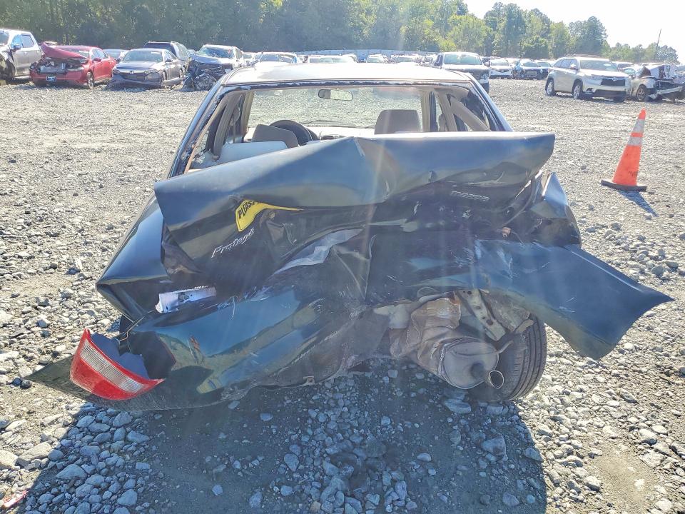 Photo 6 from auction – 2002 MAZDA PROTEGE with VIN JM1BJ225720637013