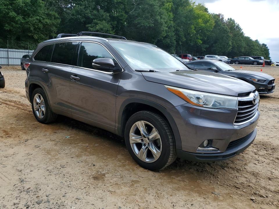 Photo 4 from auction – 2015 TOYOTA HIGHLANDER with VIN 5TDYKRFH3FS068653