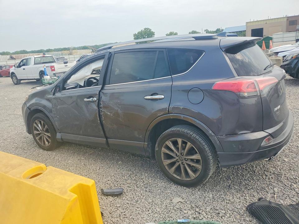 Фото 2 с аукциона – 2017 TOYOTA RAV4 с VIN 2T3DFREV8HW583482