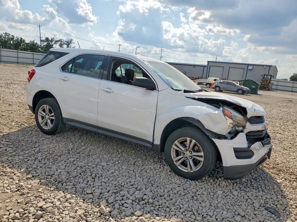 Photo 4 from auction – 2017 CHEVROLET EQUINOX with VIN 2GNALBEK7H1542088