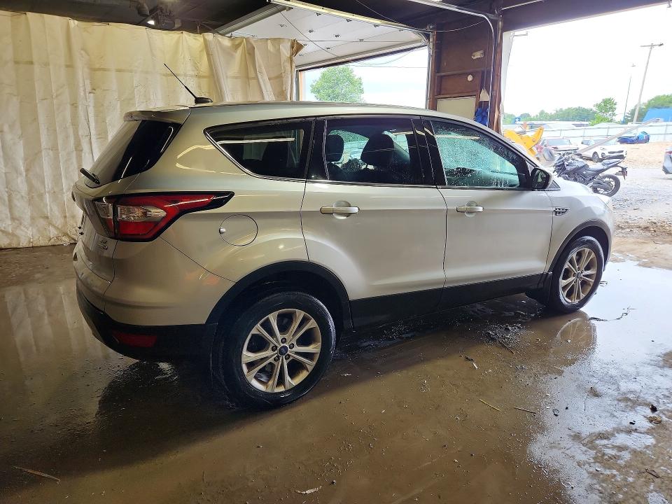 Photo 3 from auction – 2017 FORD ESCAPE with VIN 1FMCU9GD1HUD99242