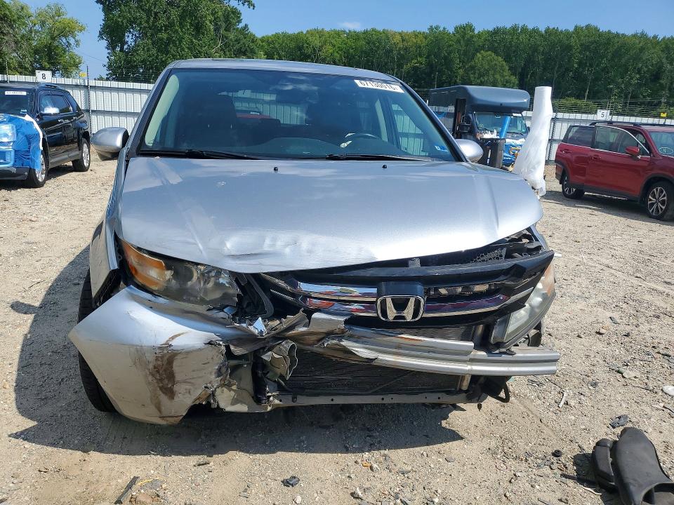 Снимка 5 от търг – 2017 HOND ODYSSEY с VIN 5FNRL5H64HB013819