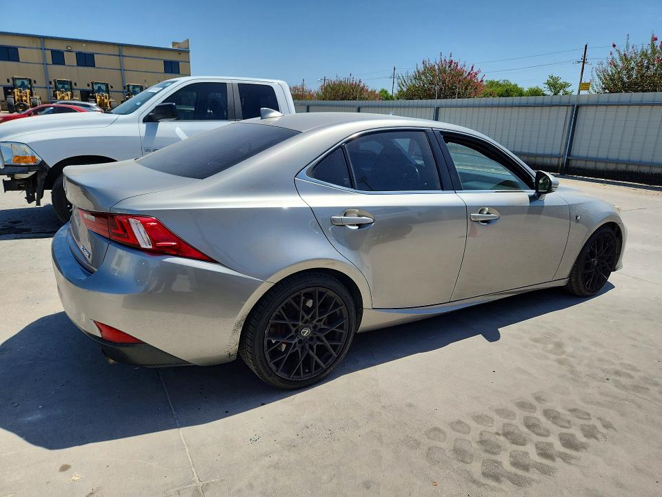 Foto 3 de la subasta – 2016 LEXUS IS con VIN JTHBA1D24G5014454
