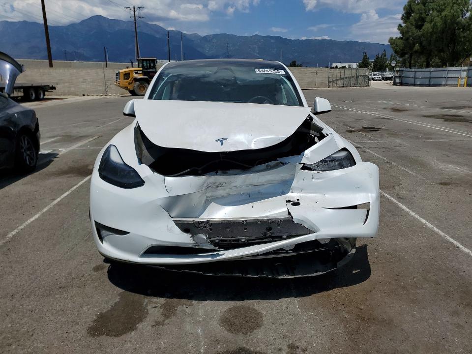 Снимка 5 от търг – 2024 TESLA MODEL Y с VIN 7SAYGDEE7RF114721
