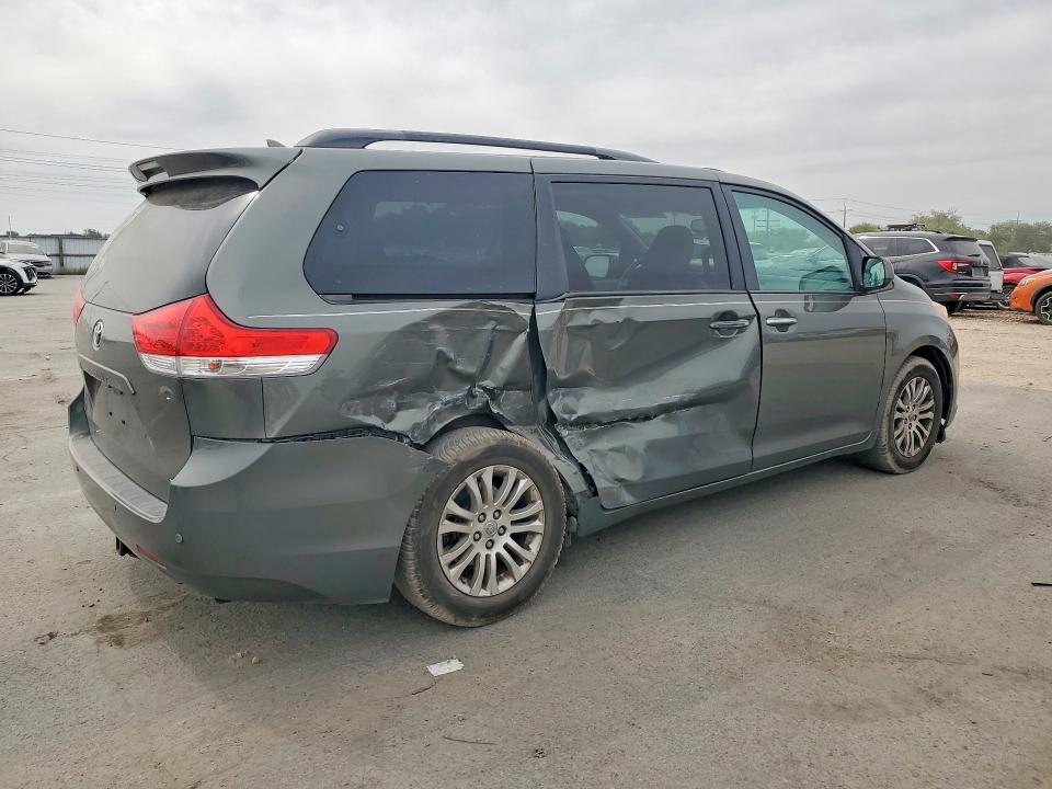 Photo 3 from auction – 2011 TOYOTA SIENNA with VIN 5TDYK3DC2BS099634