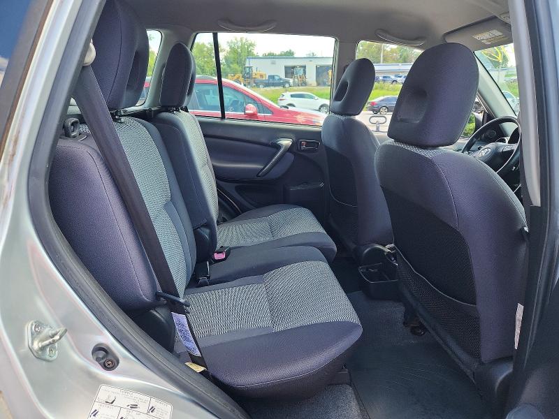 Photo 10 from auction – 2005 TOYOTA RAV4 with VIN JTEHD20V556042565