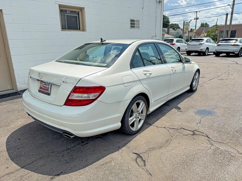 Photo 4 from auction – 2011 MERCEDES-BENZ C with VIN WDDGF8BB5BR174242