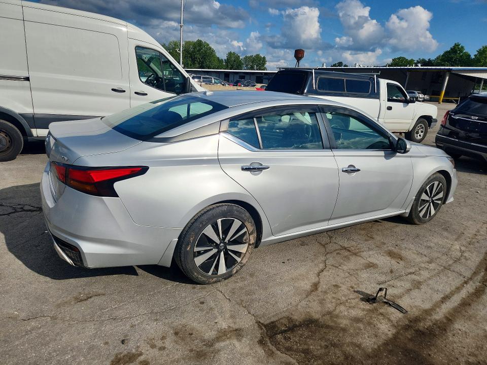 Photo 3 from auction – 2022 NISSAN ALTIMA with VIN 1N4BL4DVXNN405506