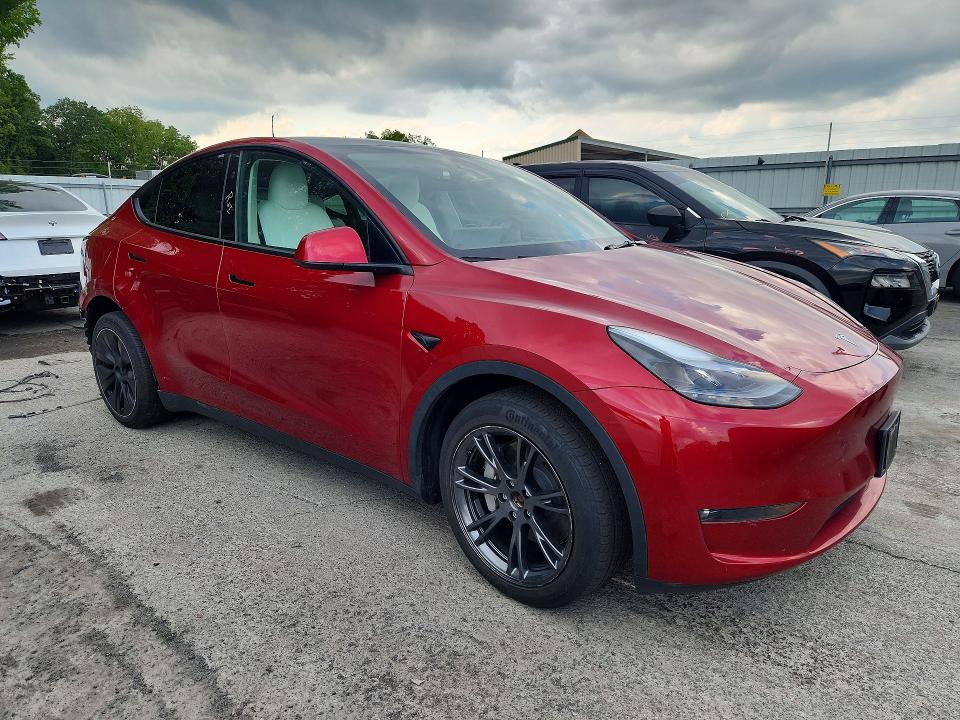 Zdjęcie 4 z aukcji – 2025 TESLA MODEL Y z VIN 7SAYGDEE3SF257106