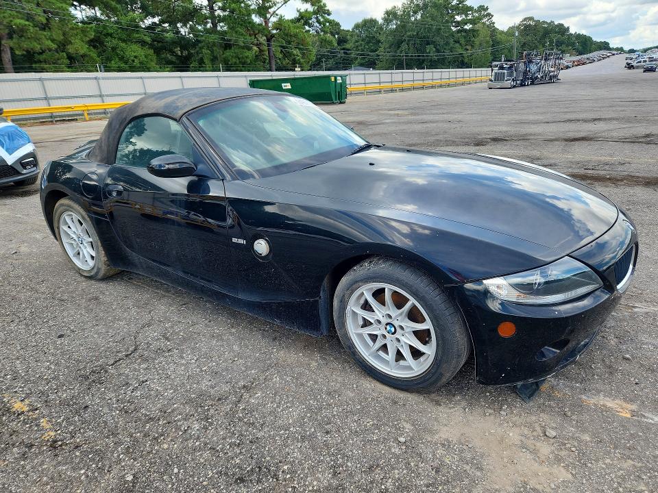 Photo 4 from auction – 2005 BMW Z4 with VIN 4USBT33525LS55757
