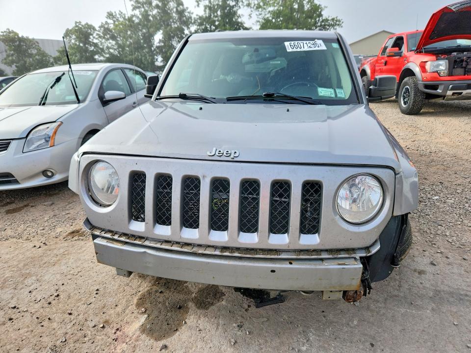 Photo 5 from auction – 2016 JEEP PATRIOT with VIN 1C4NJRFB4GD692881