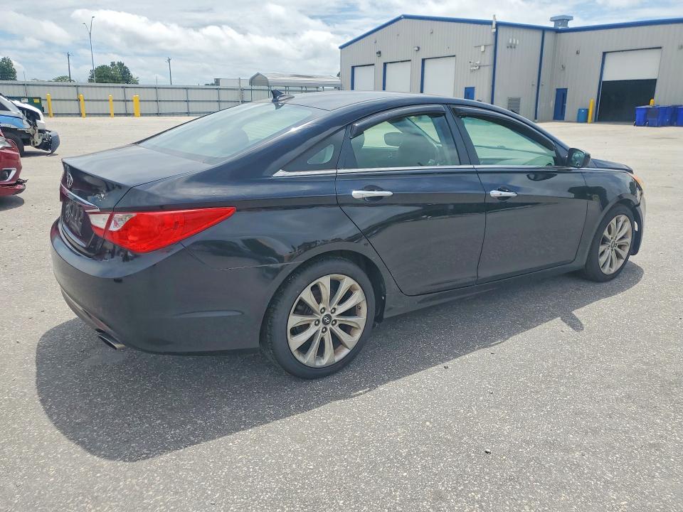 Photo 3 from auction – 2011 HYUNDAI SONATA with VIN 5NPEC4AC4BH229851