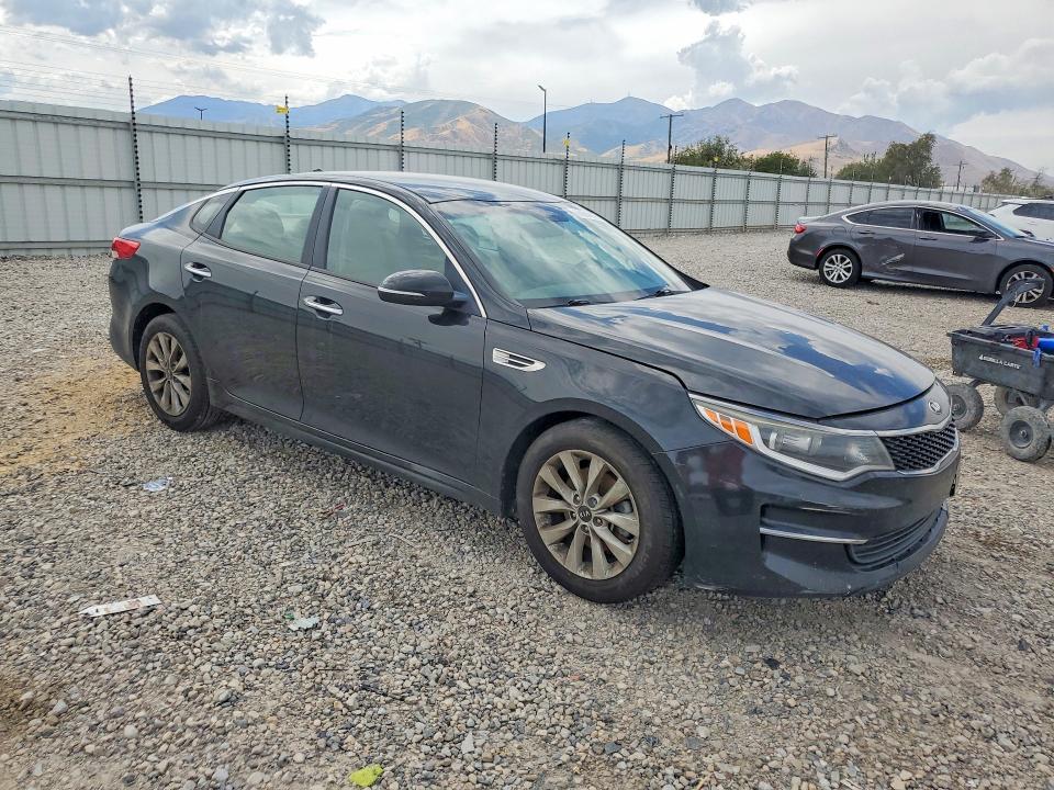 Photo 4 from auction – 2016 KIA OPTIMA with VIN 5XXGT4L31GG004649