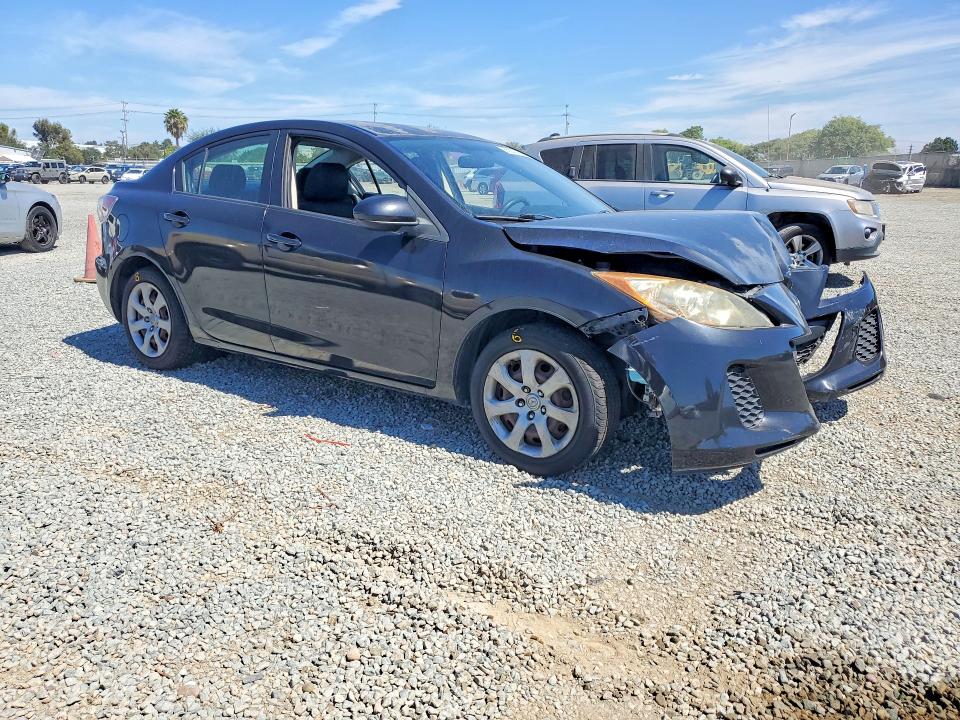 Photo 4 from auction – 2013 MAZDA 3 with VIN JM1BL1TF5D1817700