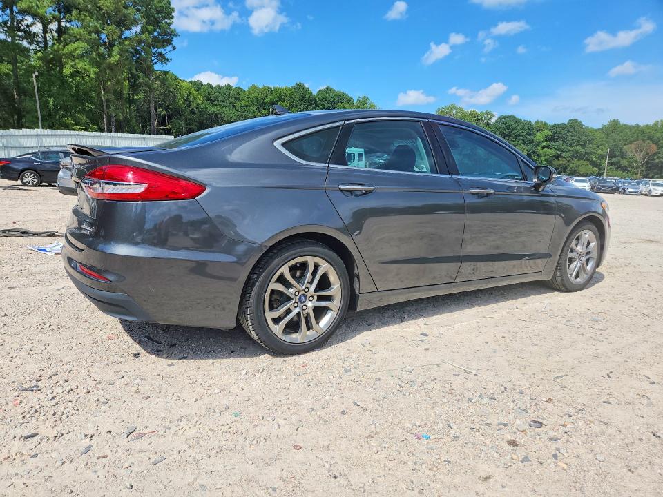 Photo 3 from auction – 2020 FORD FUSION with VIN 3FA6P0RU8LR182309