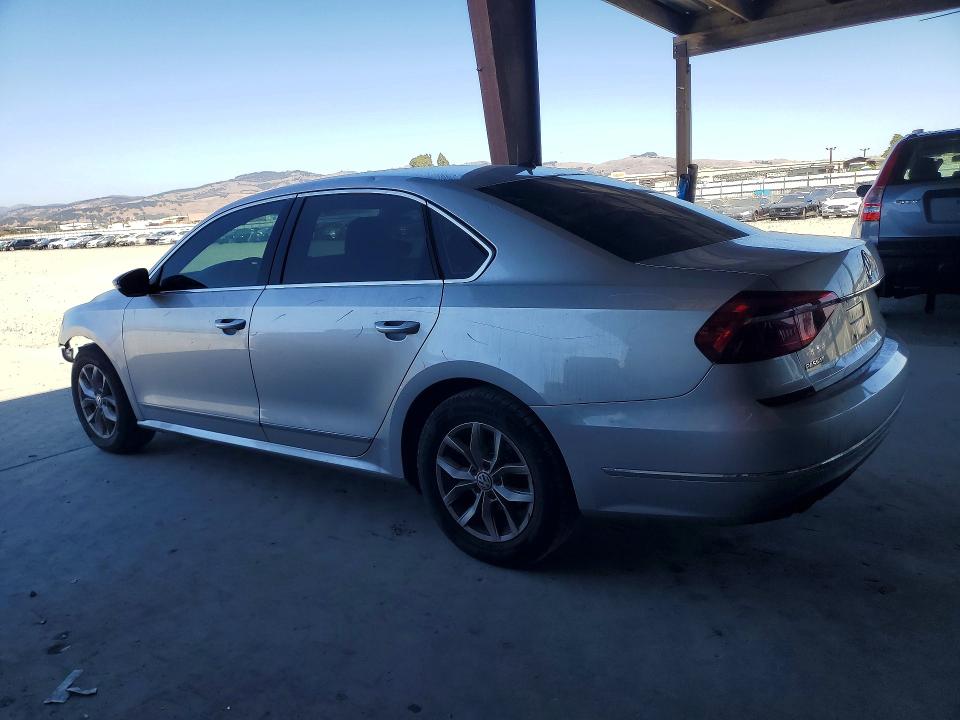 Photo 2 from auction – 2017 VOLKSWAGEN PASSAT with VIN 1VWAT7A37HC026051