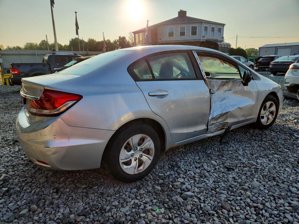 Photo 3 from auction – 2015 HONDA CIVIC with VIN 19XFB2F50FE245321